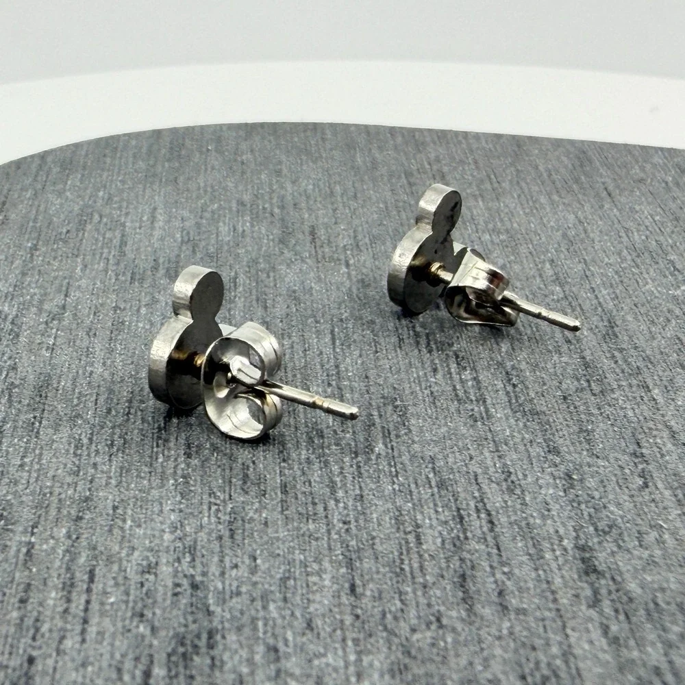 Y2K Minimalist Mouse Silhouette Stud Earrings Silver Tone Whimsical Jewelry Gift